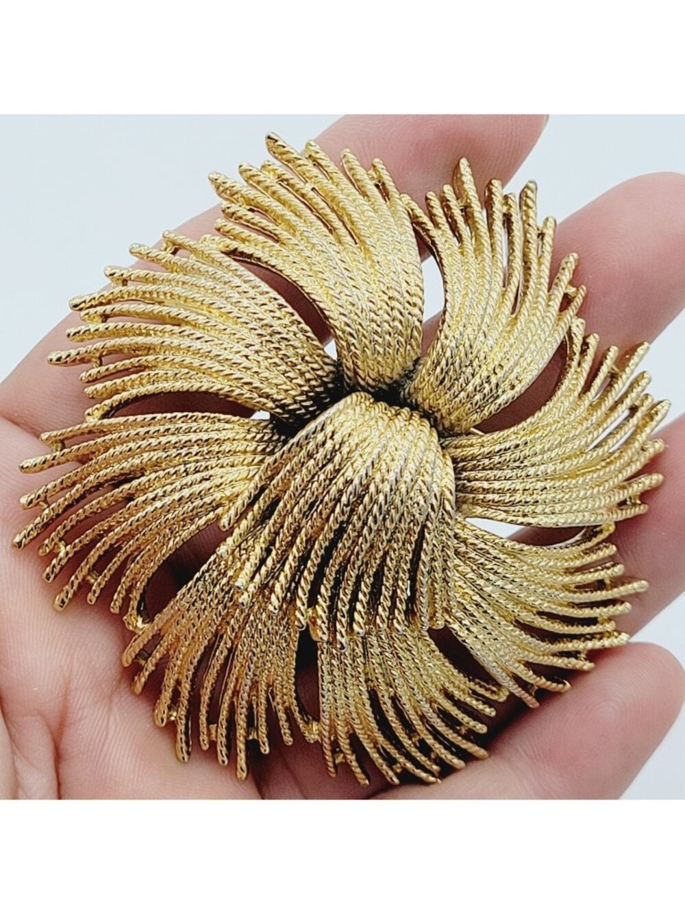 Vintage Signed Monet Large Iconic Cordelia Fireworks Spray Brooch Book Piece
